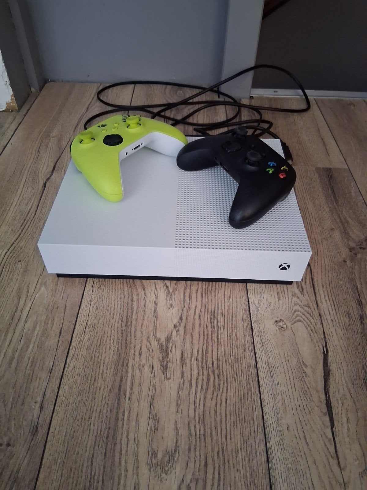 Xbox One S met 2 controllers, Spelcomputers en Games, Ophalen, Gebruikt, Met 2 controllers, Xbox One S