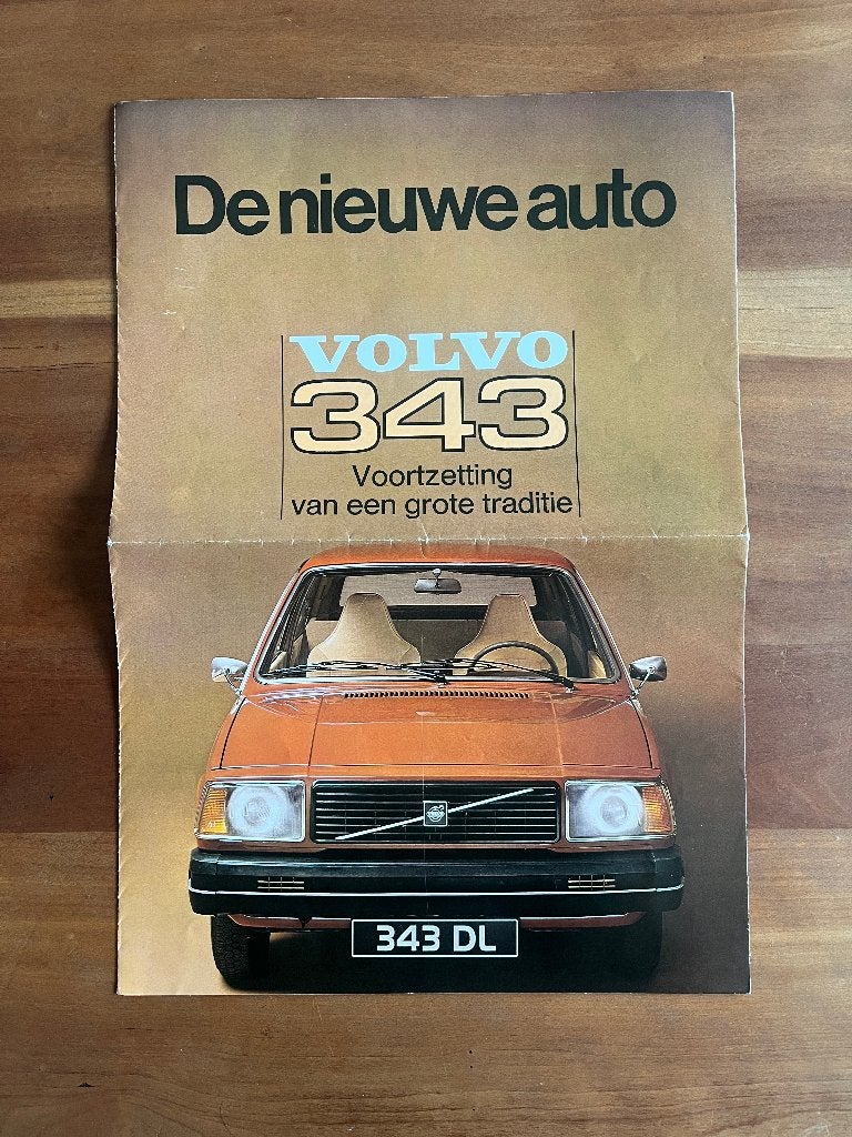 Volvo 343 DL  uitklapvel van 8 pagina's, Ophalen of Verzenden, Gelezen, Overige merken