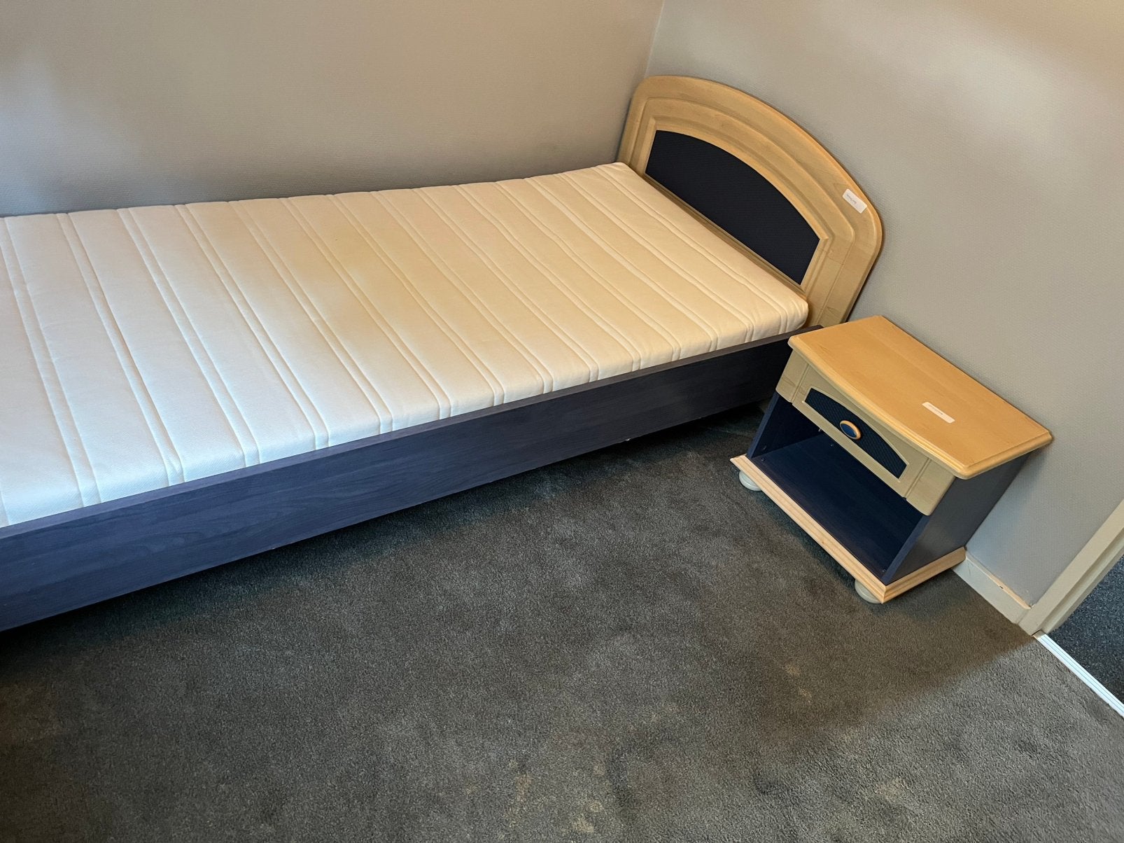 1 Persoons Ledikant met lattenbodem en matras, Ophalen, Gebruikt, 90 cm, Eenpersoons