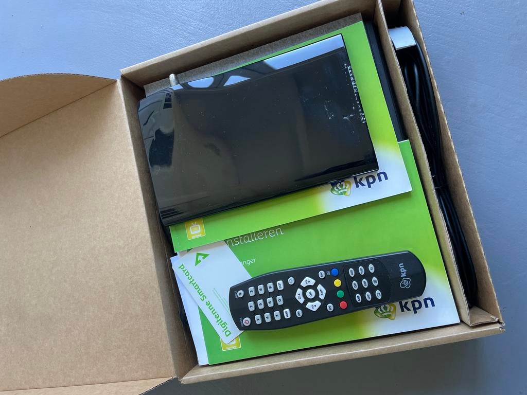 KPN Digitenne Decoder met afstandsbediening en smartcard, Ophalen of Verzenden, Zo goed als nieuw, Decoder