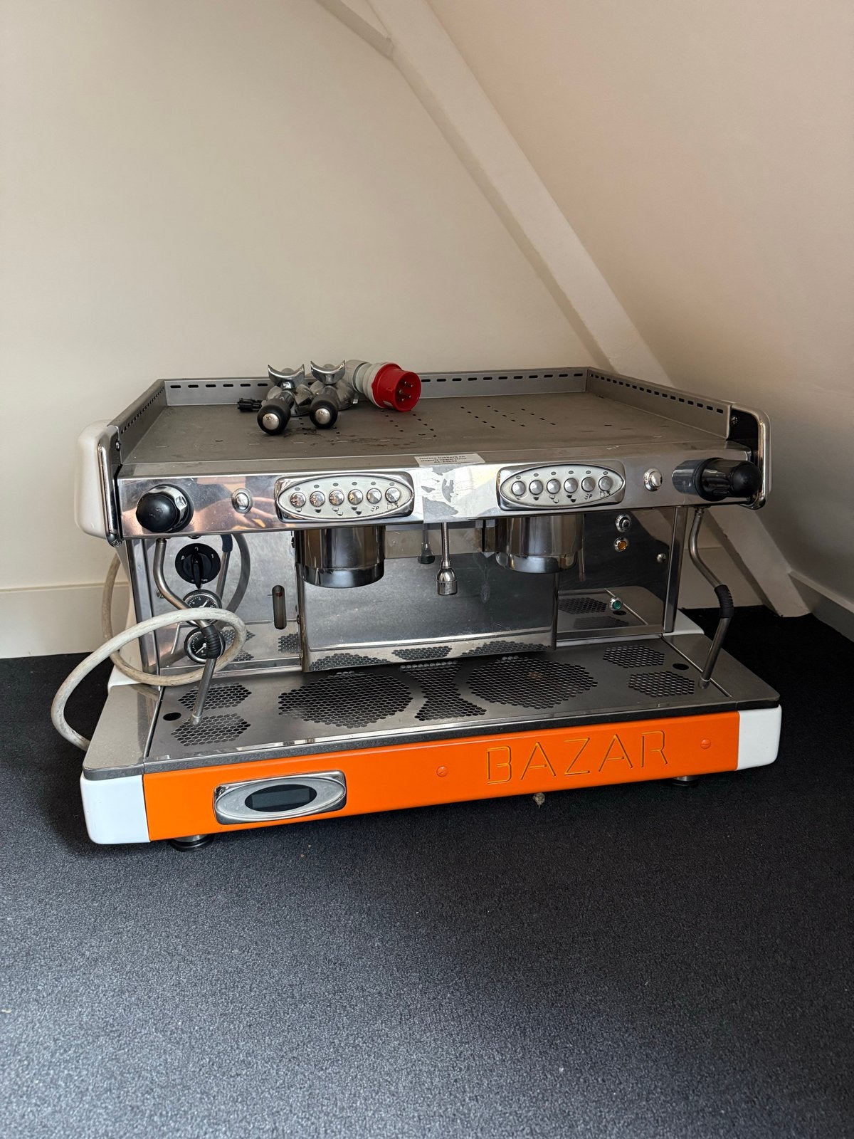 Professionele BAZAR Espresso Machine - Oranje/RVS, Gebruikt, Espresso apparaat, 10 kopjes of meer, Gemalen koffie