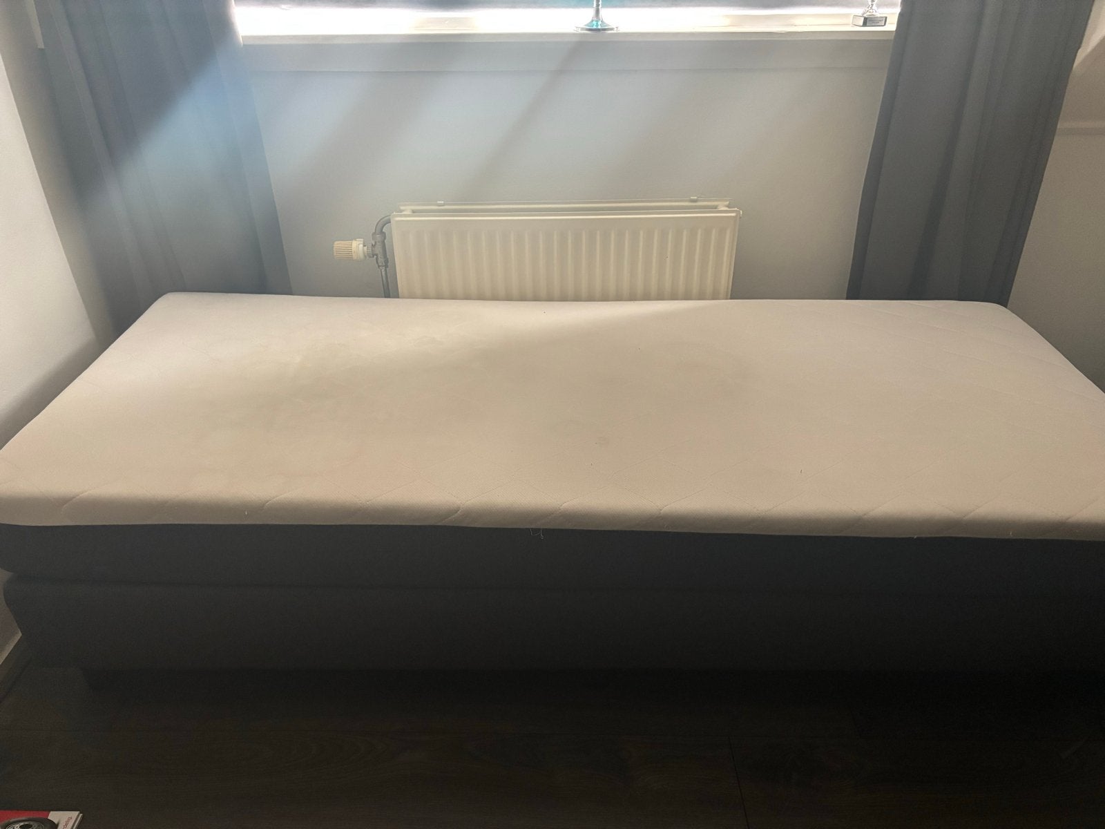 Comfortabele Boxspring - Zo goed als nieuw, Eenpersoons, Ophalen of Verzenden, Zo goed als nieuw, 80 cm