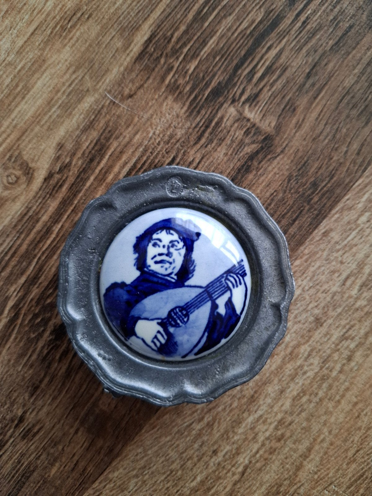 Delfts blauw tinnen, met muzikant/bloemen, Ophalen of Verzenden