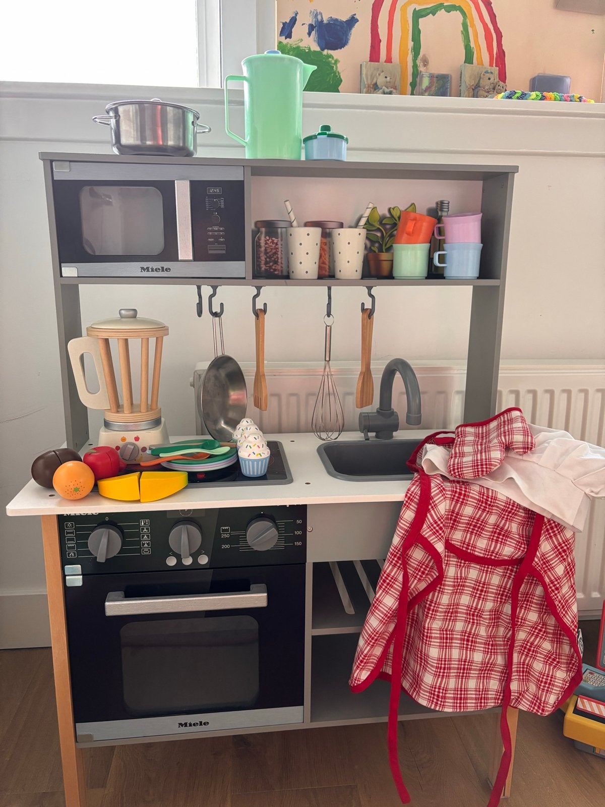 Miele kinderkeuken met toebehoren en accessoires, Kinderen en Baby's, Speelgoed | Overig, Ophalen, Gebruikt, Jongen of Meisje