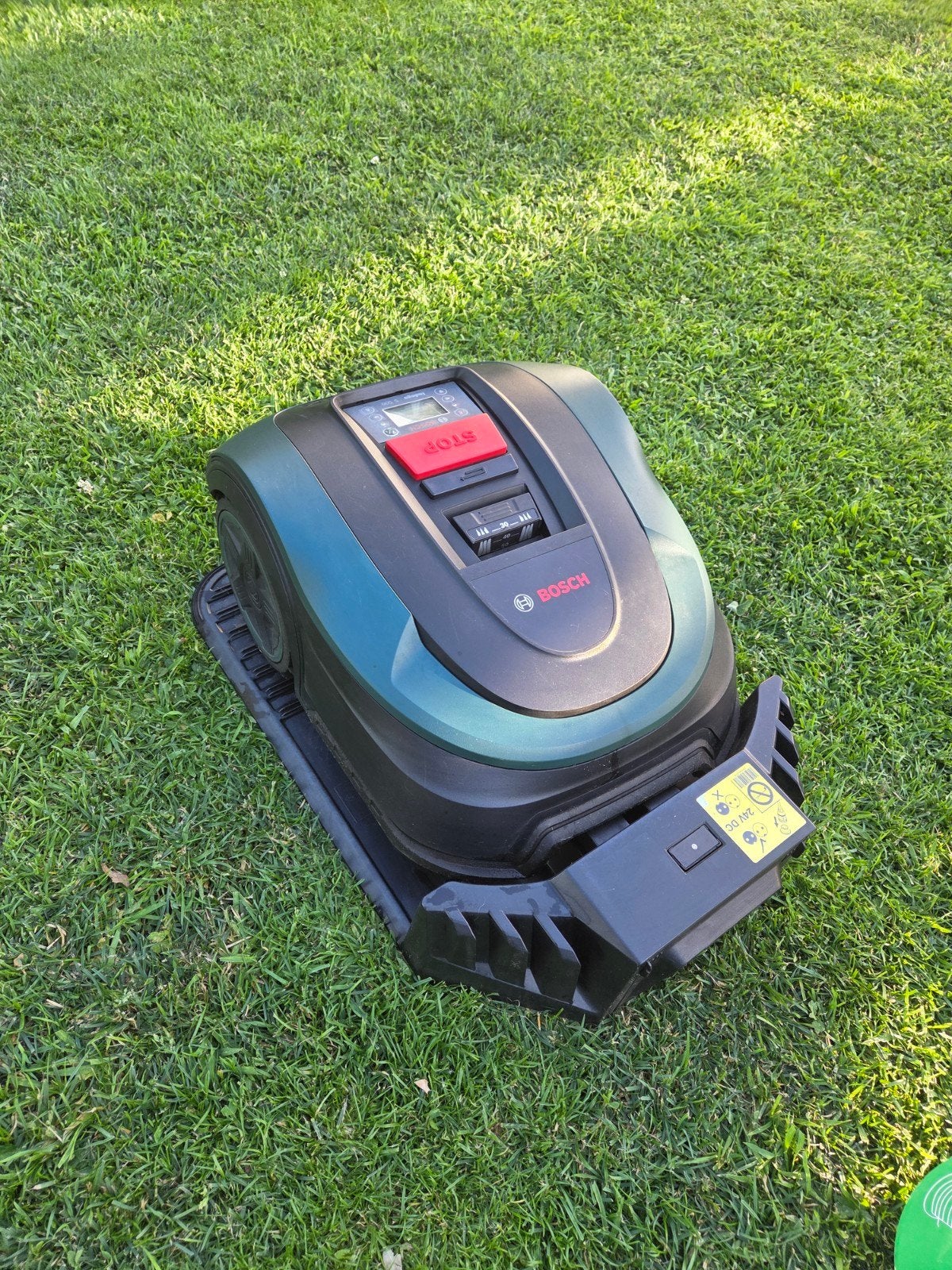 Bosch Indego 500 plus met laadstation en extra's, Tuin en Terras, Robotmaaiers, Ophalen of Verzenden, Gebruikt, Minder dan 20 cm