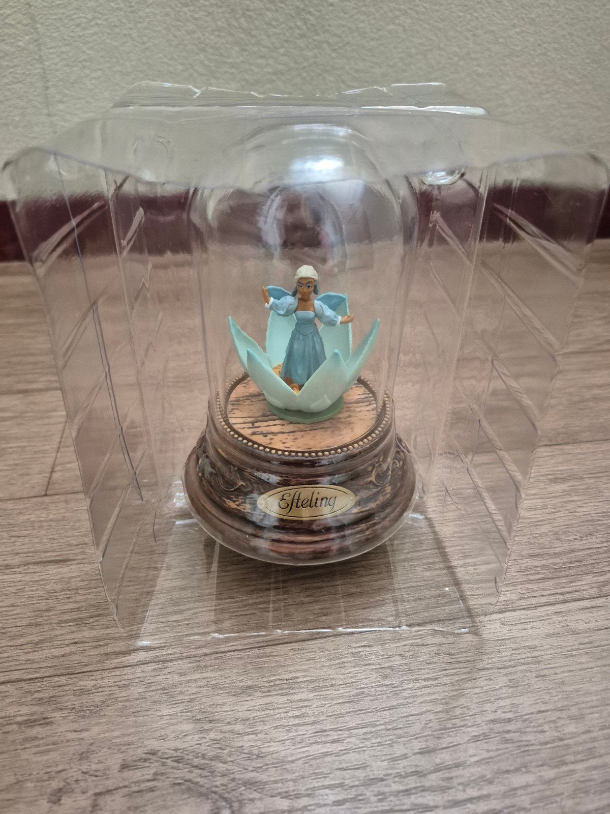 Efteling Premium Souvenir 2026 Waterlelie, Ophalen of Verzenden, Nieuw, Beeldje of Poppetje