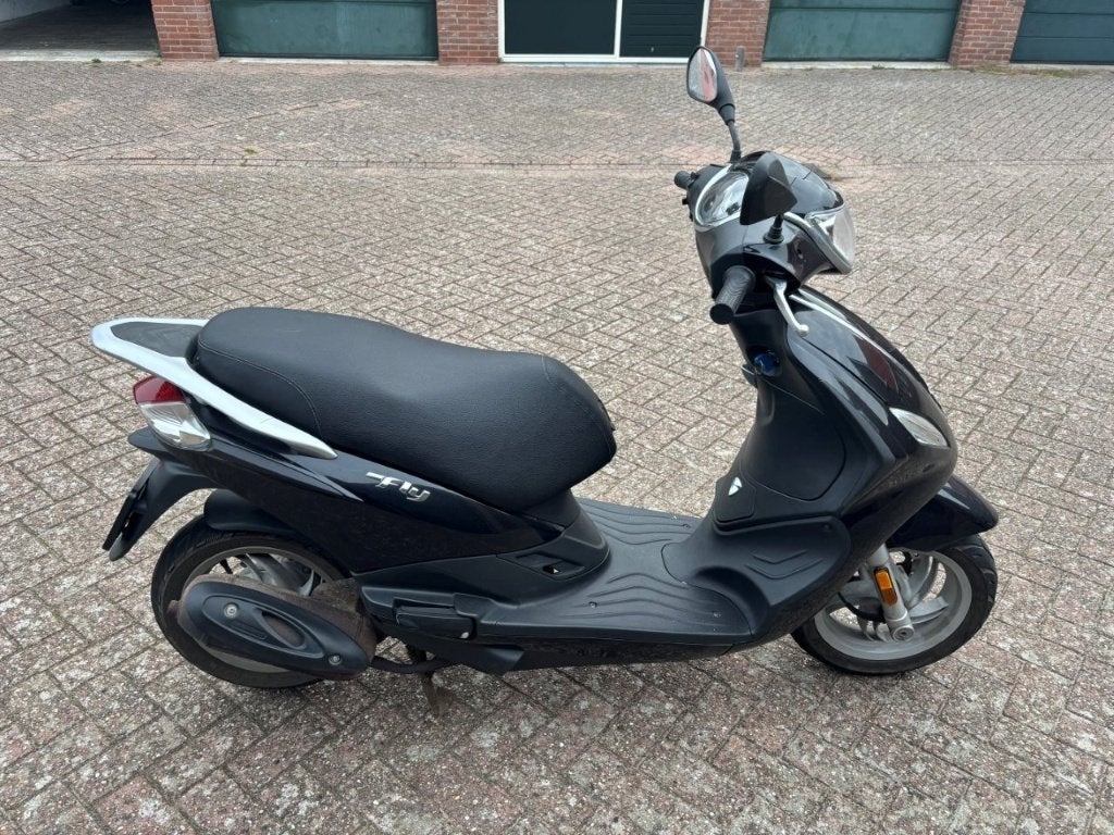 Piaggio New Fly - 4 takt - geel kenteken, Ophalen, Gebruikt, Maximaal 45 km/u, Fly