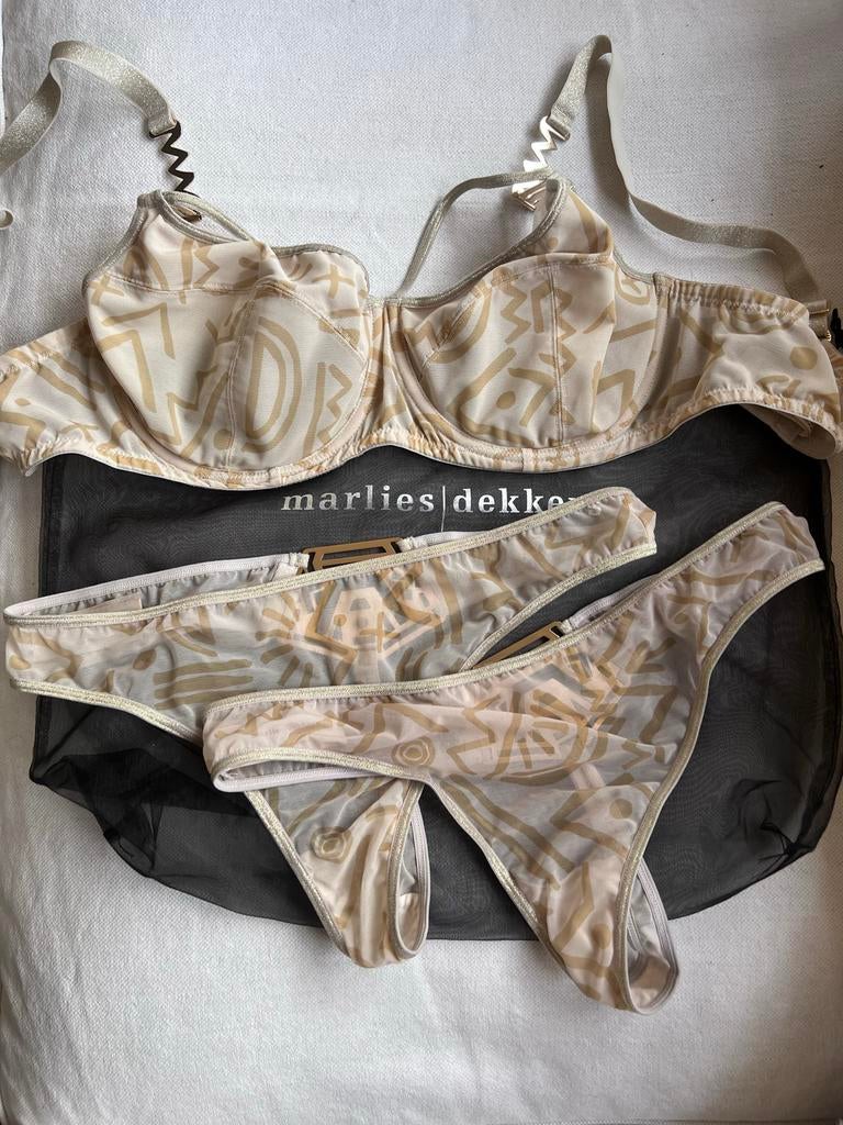 Zgan! Marlies Dekkers Golden Karo: 2 strings en BH, Verzenden, Beige, Setje