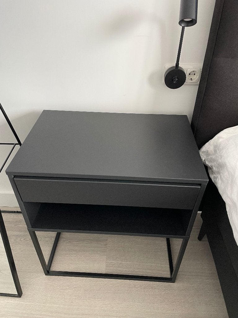 VIKHAMMER nachtkastjes black, 60x39 cm, Ophalen, Nieuw, 45 tot 65 cm, Minder dan 55 cm