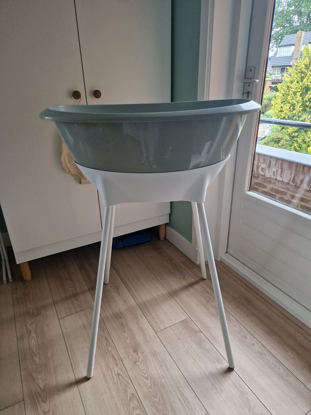 Luma badje met standaard, Kinderen en Baby's, Ophalen, Zo goed als nieuw, Badje, Standaard