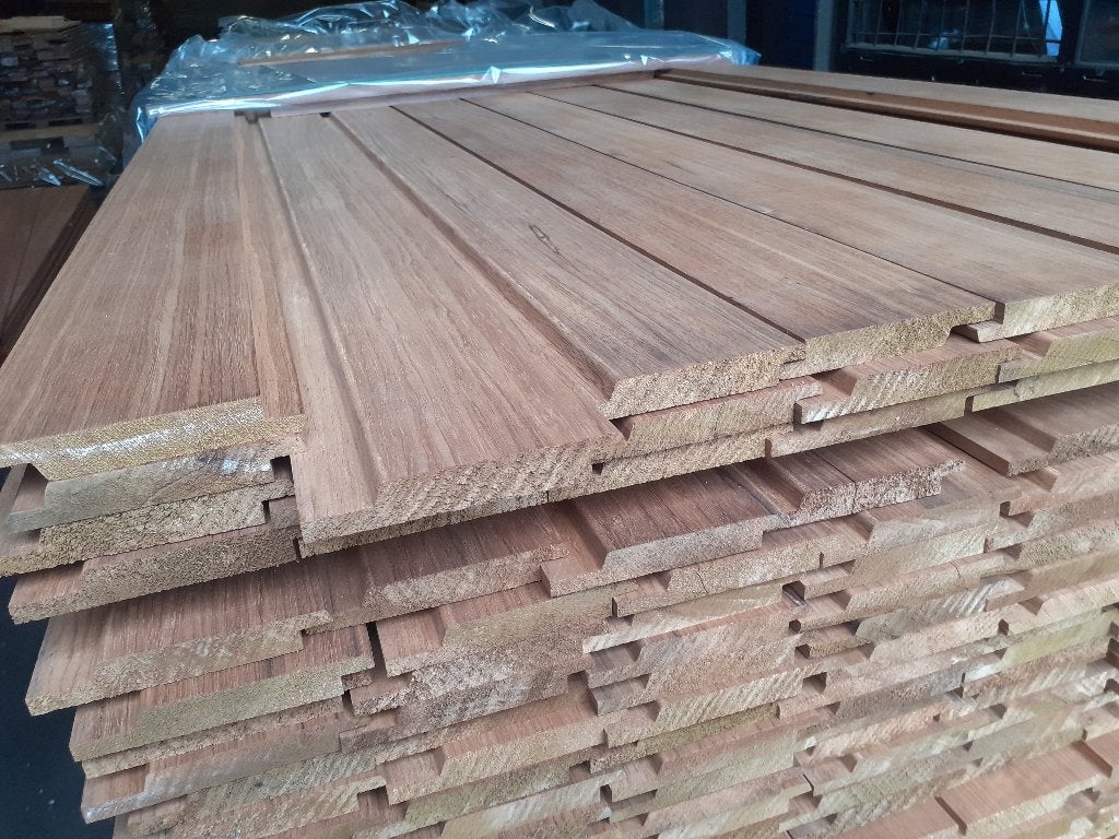 Partij Thermo Fraké gevelbekleding / channelsiding. 2 maten, Planken, Nieuw, Ophalen of Verzenden, Hardhout