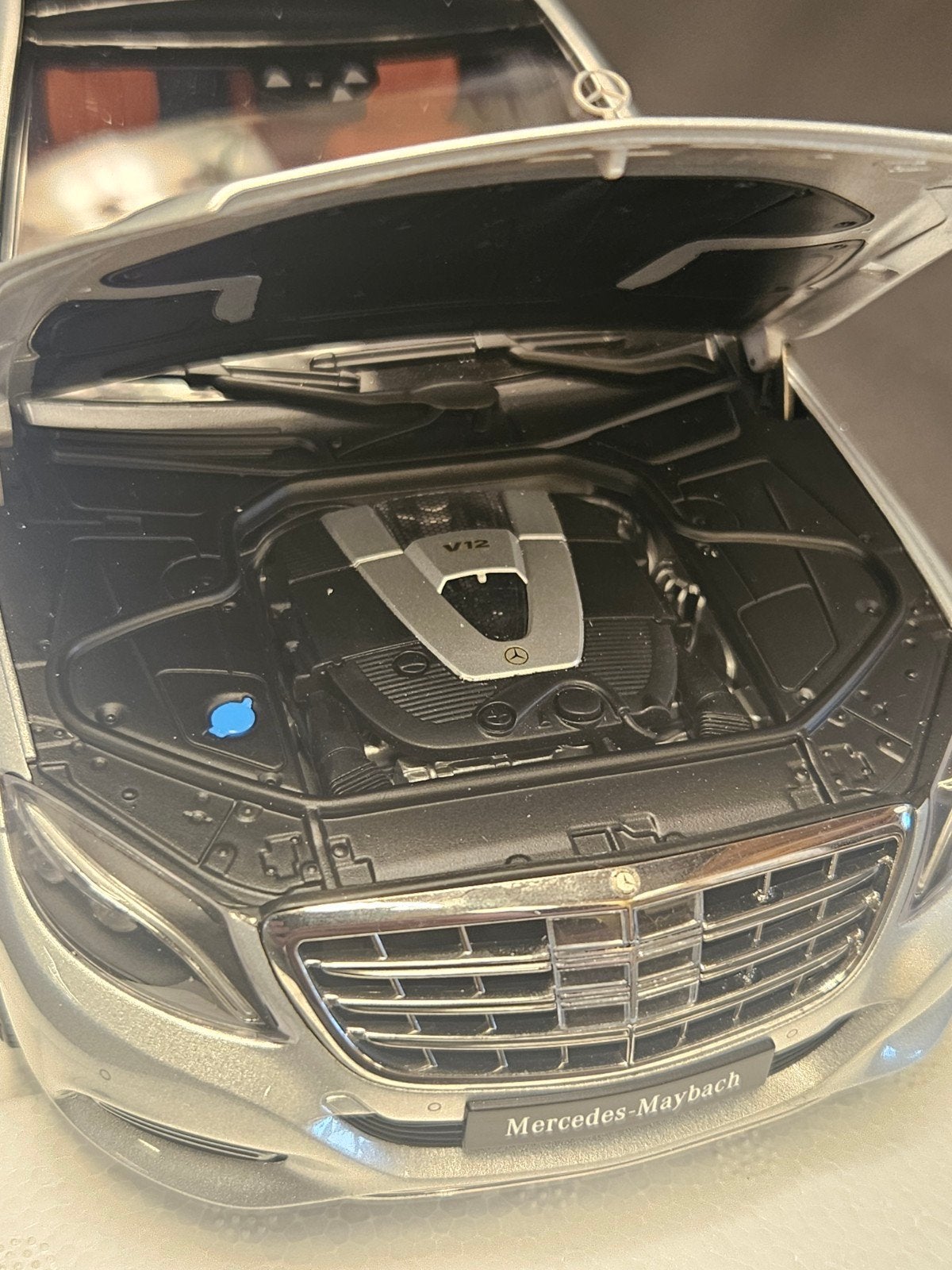 Autoart Mercedes-Maybach S-Klasse (S600) Zilver 1:18, Hobby en Vrije tijd, Modelauto's | 1:18, Auto, Autoart, Ophalen of Verzenden