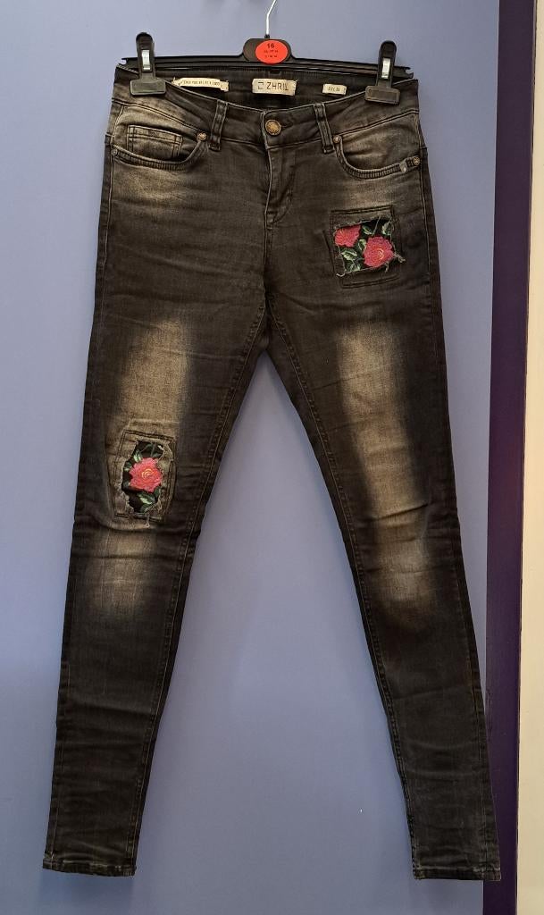 Zhrill jeans zwart met stukken ertussen met roos 26 nr 43455, ., Zwart, Ophalen of Verzenden, Zo goed als nieuw