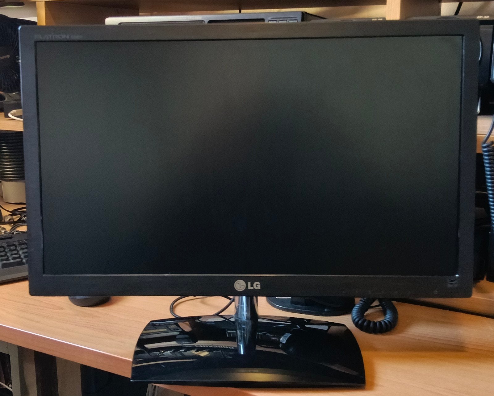 LG monitor voor computer alleen VGA aansluiting, Ophalen, Gebruikt, IPS, 60 Hz of minder