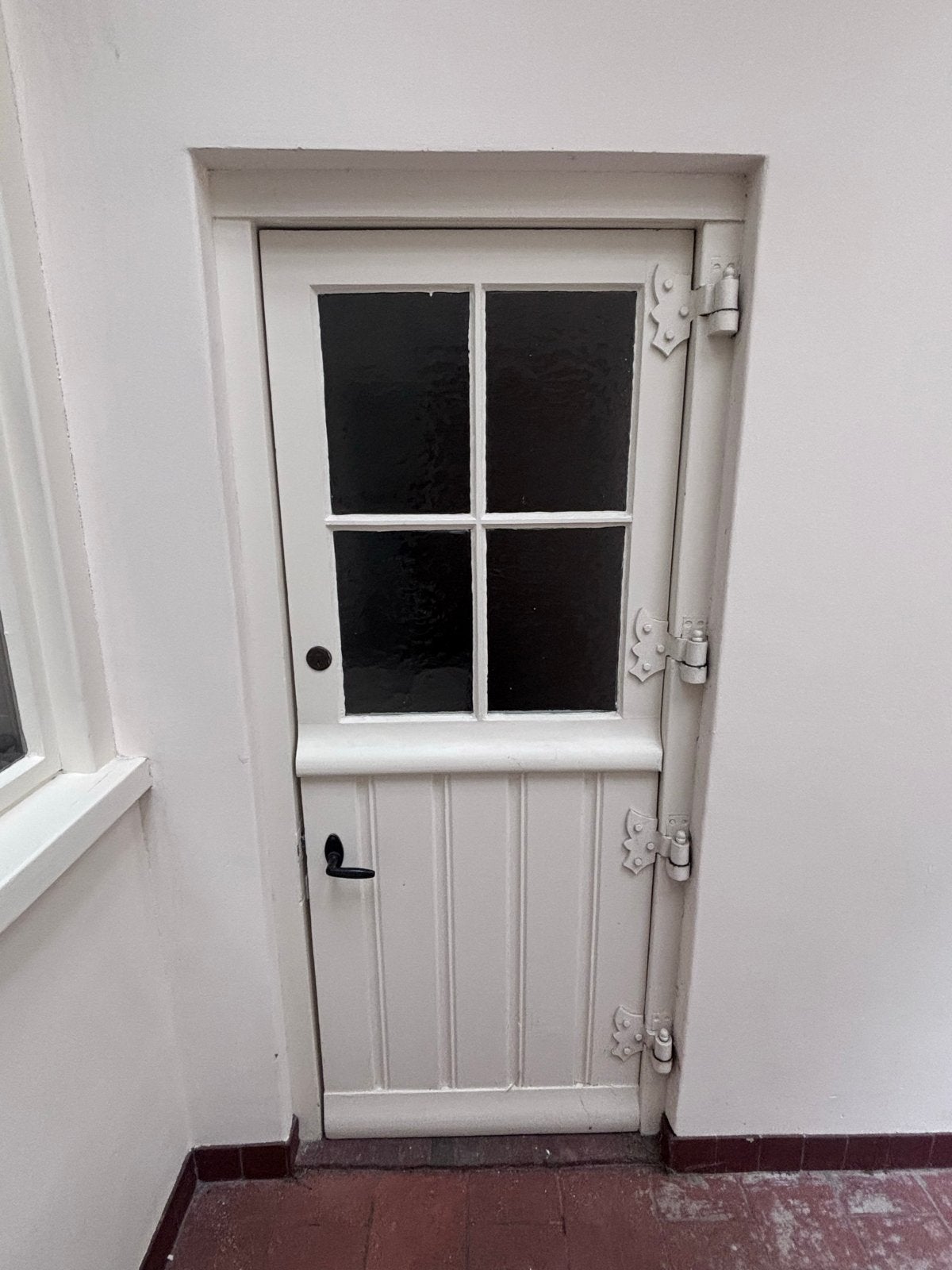 Antieke staldeur met glas en smeedijzeren scharnieren, Ophalen, Gebruikt, Minder dan 80 cm, Binnendeur