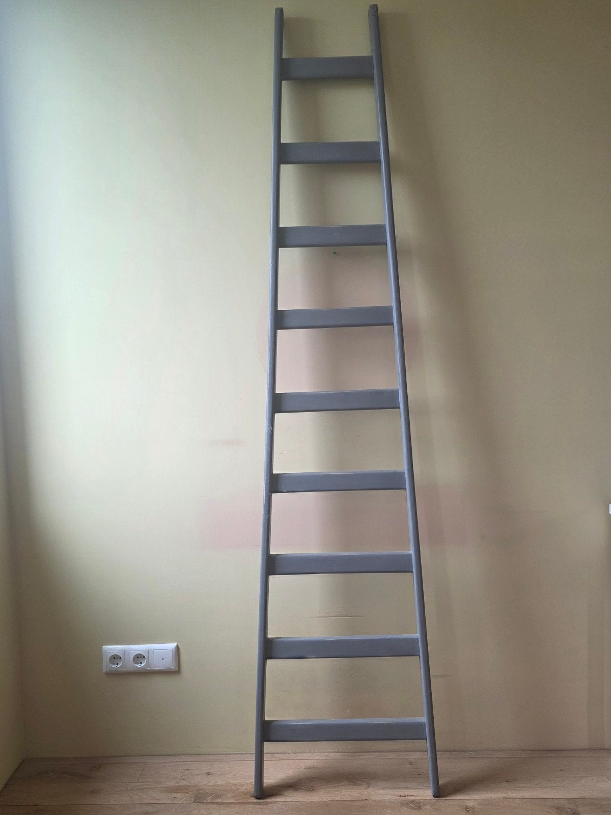 Grijze decoratieve ladder - 2.10 meter hoog, Ophalen of Verzenden, Zo goed als nieuw, Ladder, 2 tot 4 meter