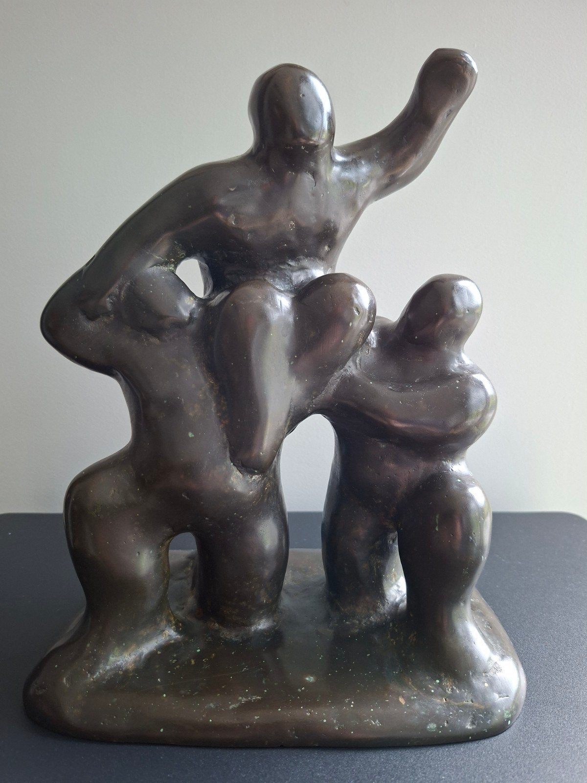 bronzen beeld van de bekende kunstenaar Theo van de Vathorst, Ophalen, Groep mensen, Brons, Beeld
