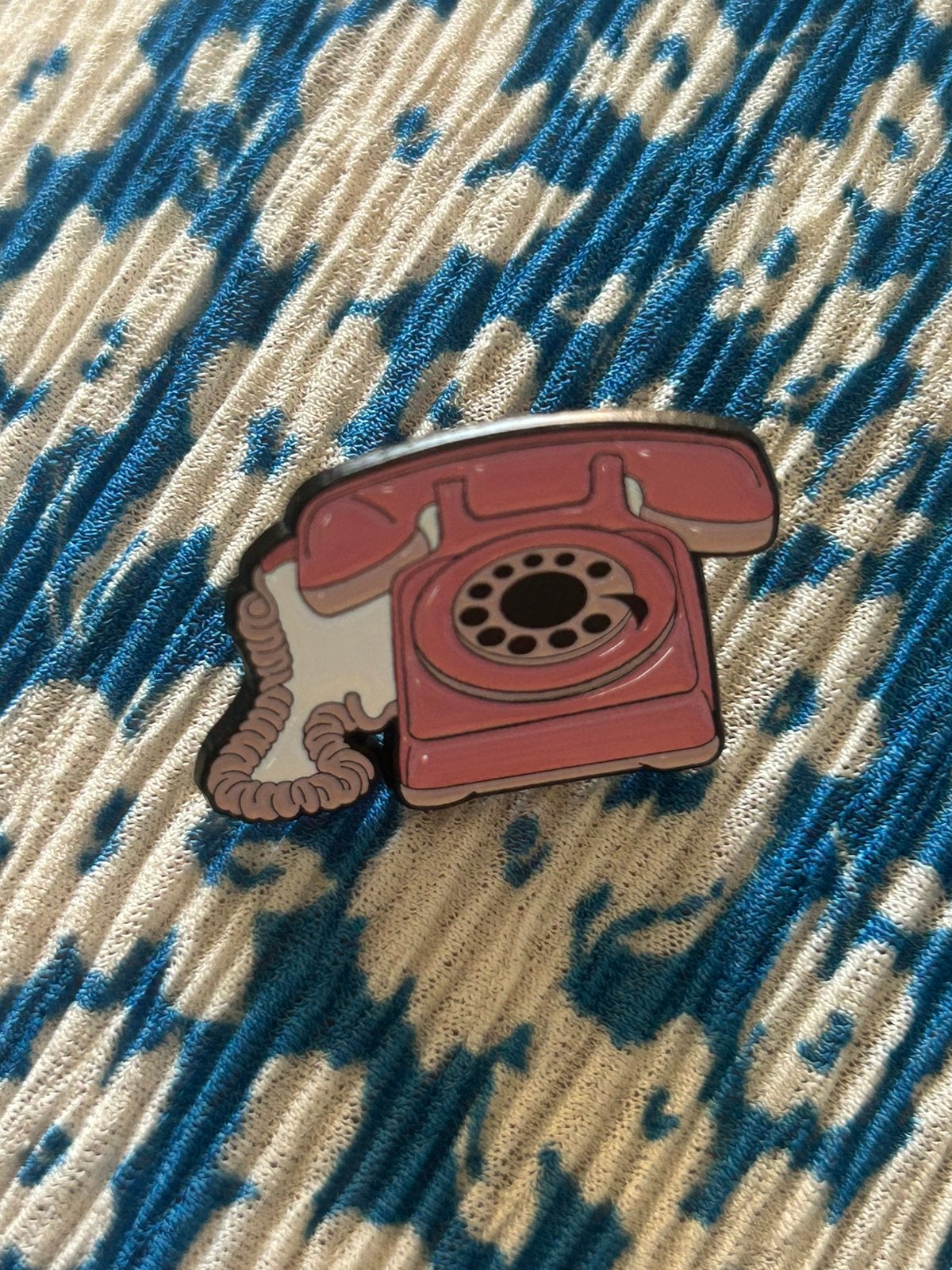 Pin retro telefoon, Verzamelen, Speldjes, Pins en Buttons, Ophalen of Verzenden, Nieuw