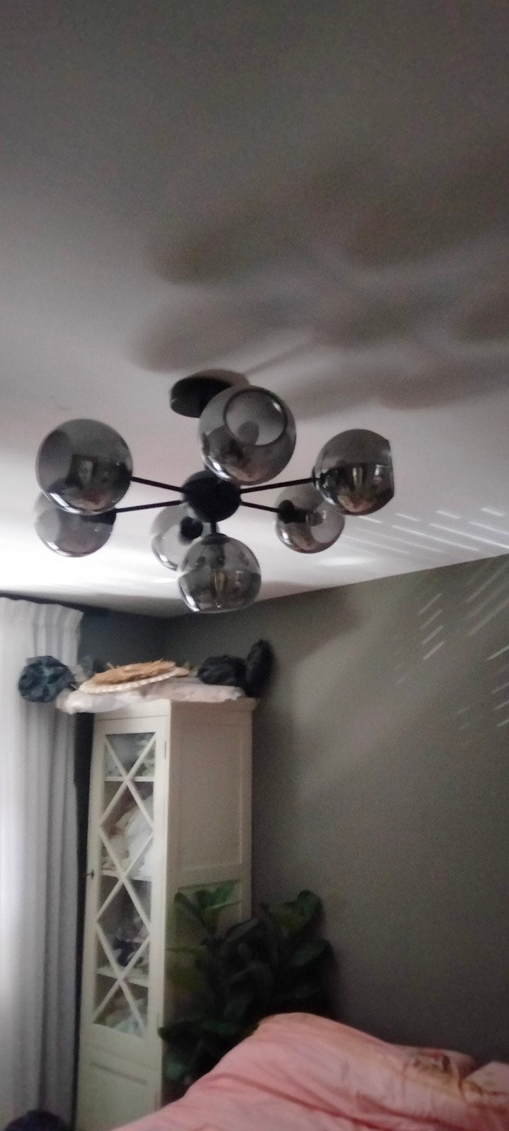 Moderne plafondlamp met 8 glazen bollen, Huis en Inrichting, Lampen | Hanglampen, Ophalen of Verzenden, Zo goed als nieuw, Glas
