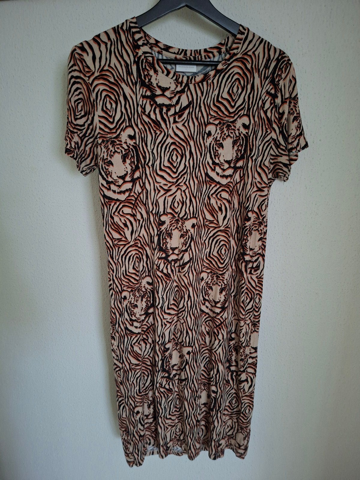 Positiejurk L MamaLicious Tijgerprint als nieuw., MamaLicious, Jurk, Maat 42/44 (L), Ophalen of Verzenden