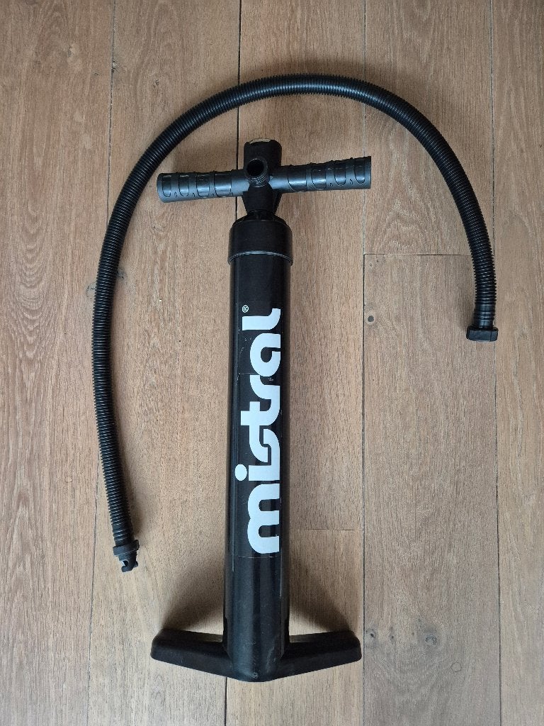 Mistral SUP dubbelslag handpomp, Watersport en Boten, Ophalen of Verzenden, Zo goed als nieuw, Overige typen