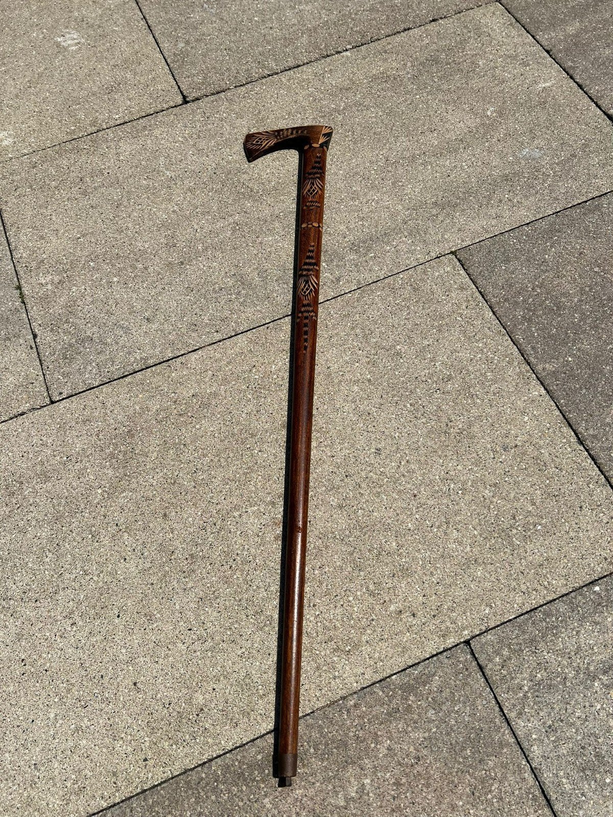 Handgesneden houten wandelstok – decoratief en stevig, Ophalen