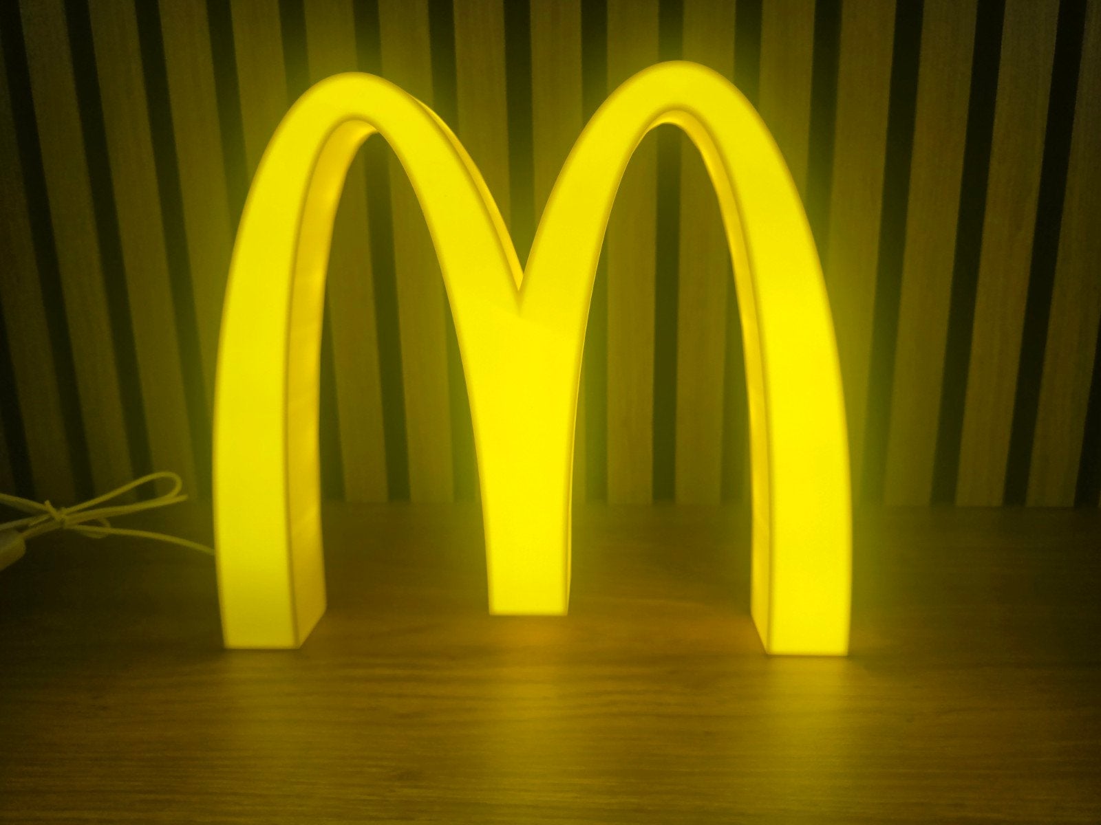 McDonald's M-logo LED lamp - Geel, Kunststof, Ophalen of Verzenden, Zo goed als nieuw, Modern