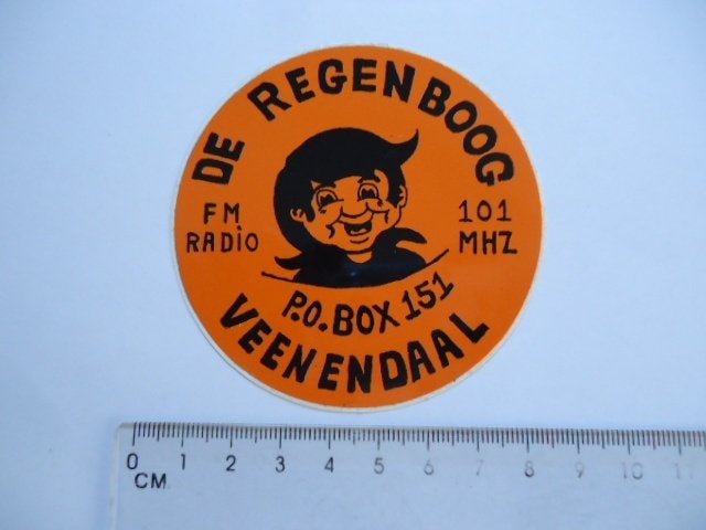 sticker oud Veenendaal PIRAAT zender radio REGENBOOG ether, Verzenden, Zo goed als nieuw, Bedrijf of Vereniging