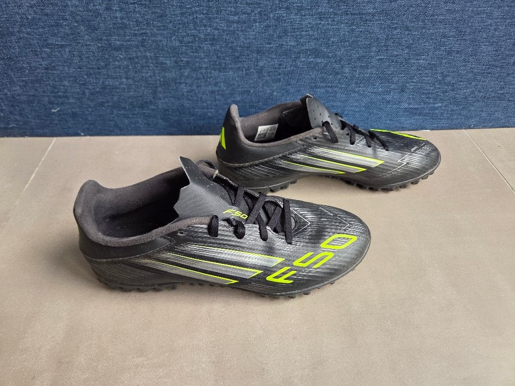 Adidas F50 turfschoenen, Schoenen, Zo goed als nieuw, Maat M, Ophalen of Verzenden