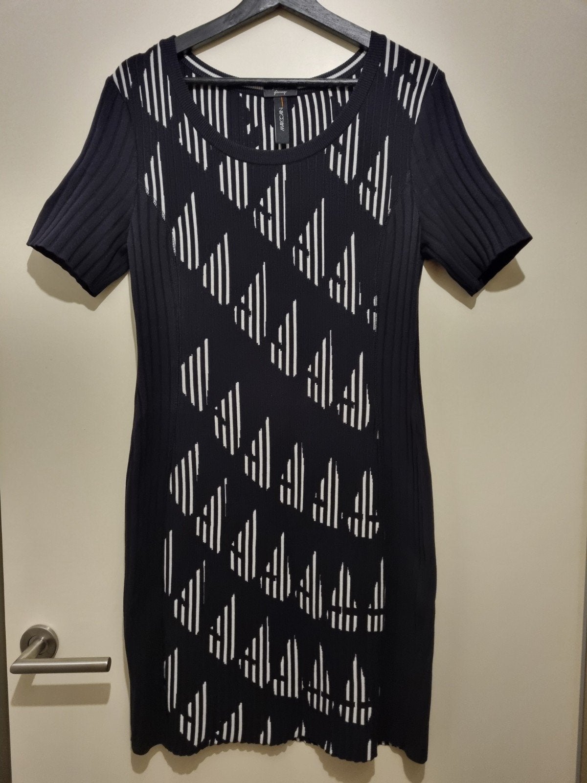 super leuk jurkje Marc Cain N4, Kleding | Dames, Ophalen of Verzenden, Zo goed als nieuw, Zwart, Jurk