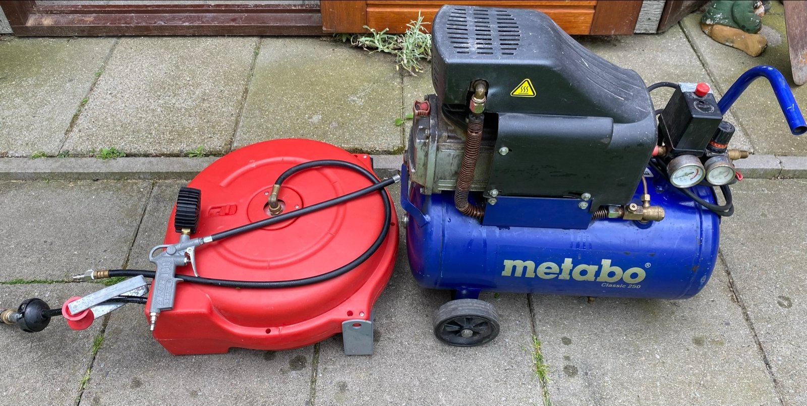 Metabo Compressor met Slanghaspel - Gebruikt, Doe-het-zelf en Verbouw, Compressors, Ophalen, Gebruikt, 6 tot 10 bar, 25 tot 100 liter