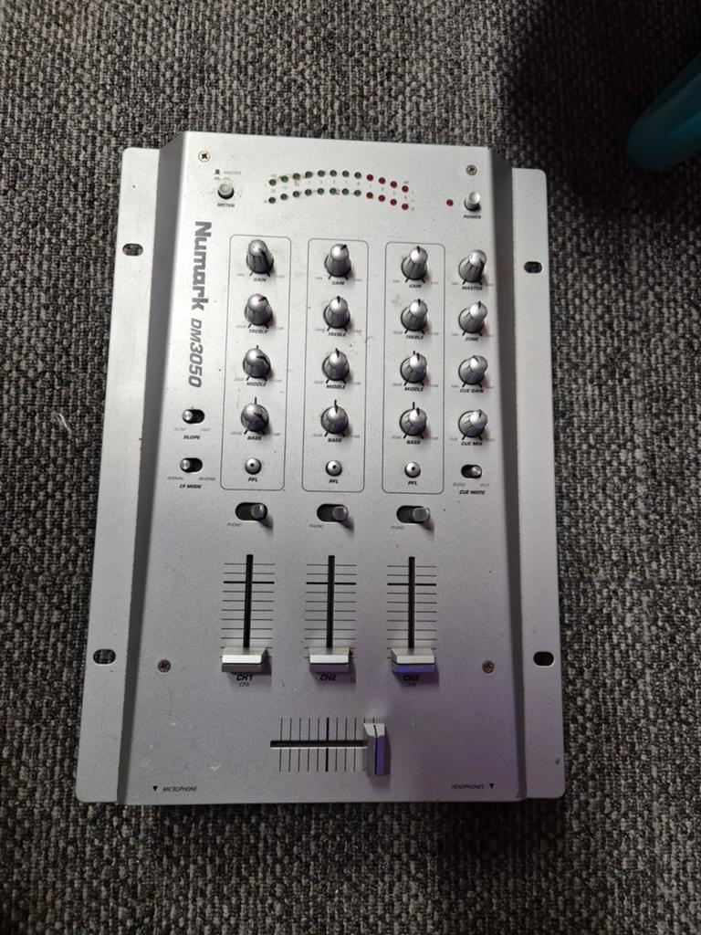 Numark DM 3050 menpaneel, Ophalen of Verzenden, Minder dan 5 kanalen