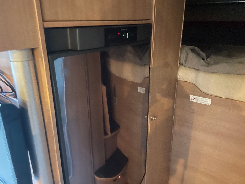 Foto 20 van Fiat Ducato Camper - Buerstner BUT 674 2.3 D 2008 Grijs