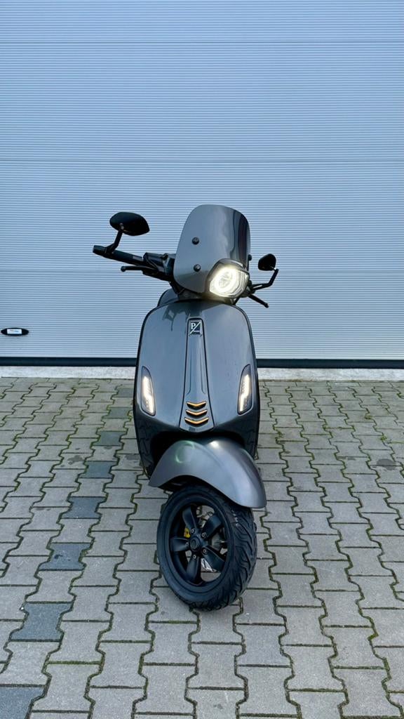 Vespa Sprint 80cc 4t 2017, Fietsen en Brommers, Scooters | Vespa, Zo goed als nieuw, Benzine, Ophalen of Verzenden