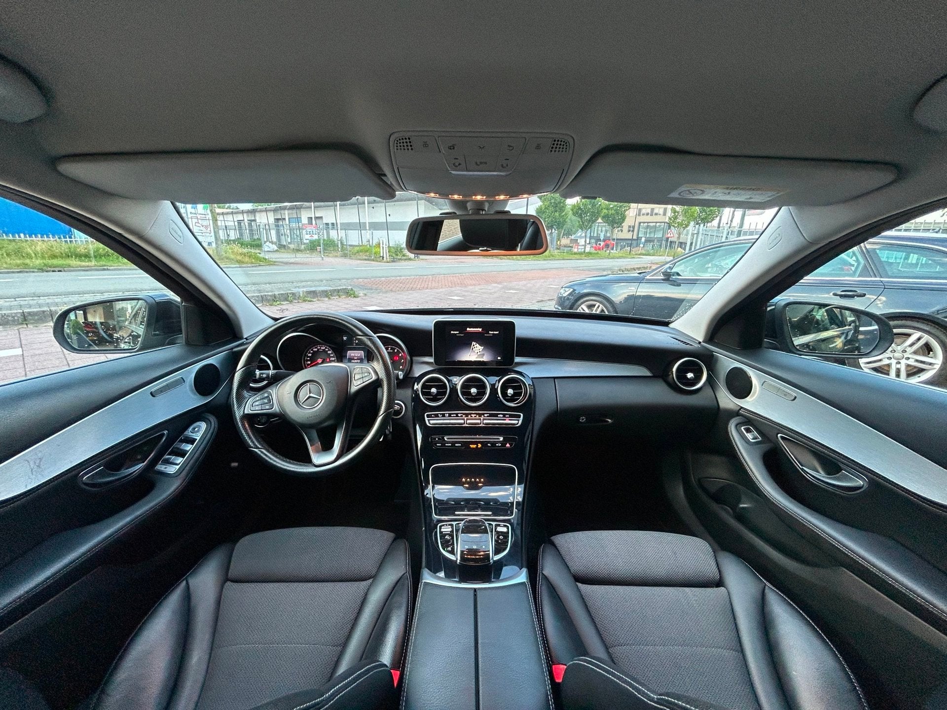 Mercedes-Benz C-klasse 180 Prestige AUT|NAVI|Cruise|Trekhaak, Automaat, Euro 6, Leder en Stof, Zwart