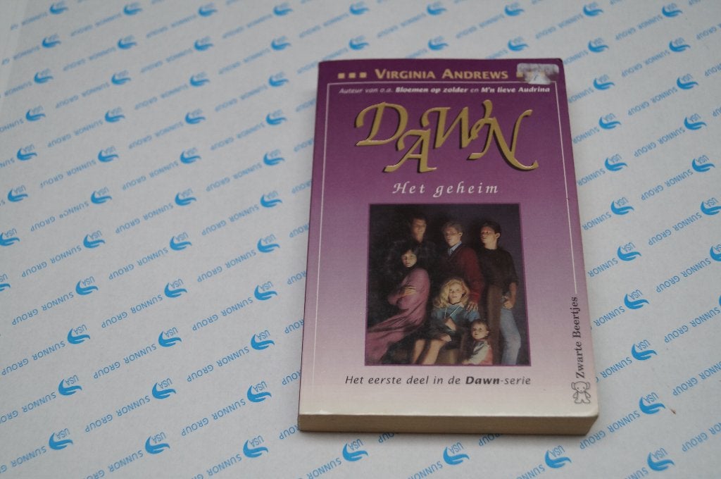 De eerste van de Dawn serie van Virginia Andrews, Boeken, Ophalen of Verzenden, Gelezen