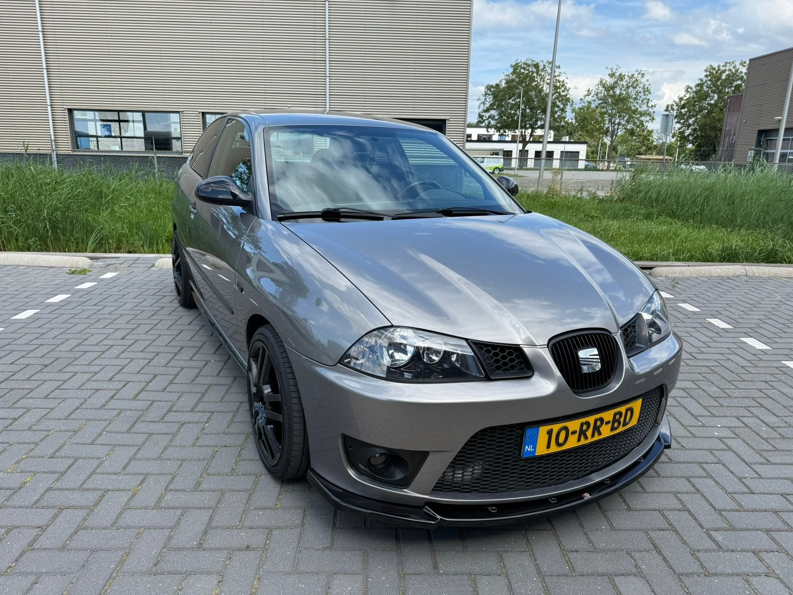 Seat Ibiza Cupra 1.8 20VT 3DRS 2005 Grijs, Auto's, Voorwielaandrijving, Stof, Zwart, 4 cilinders