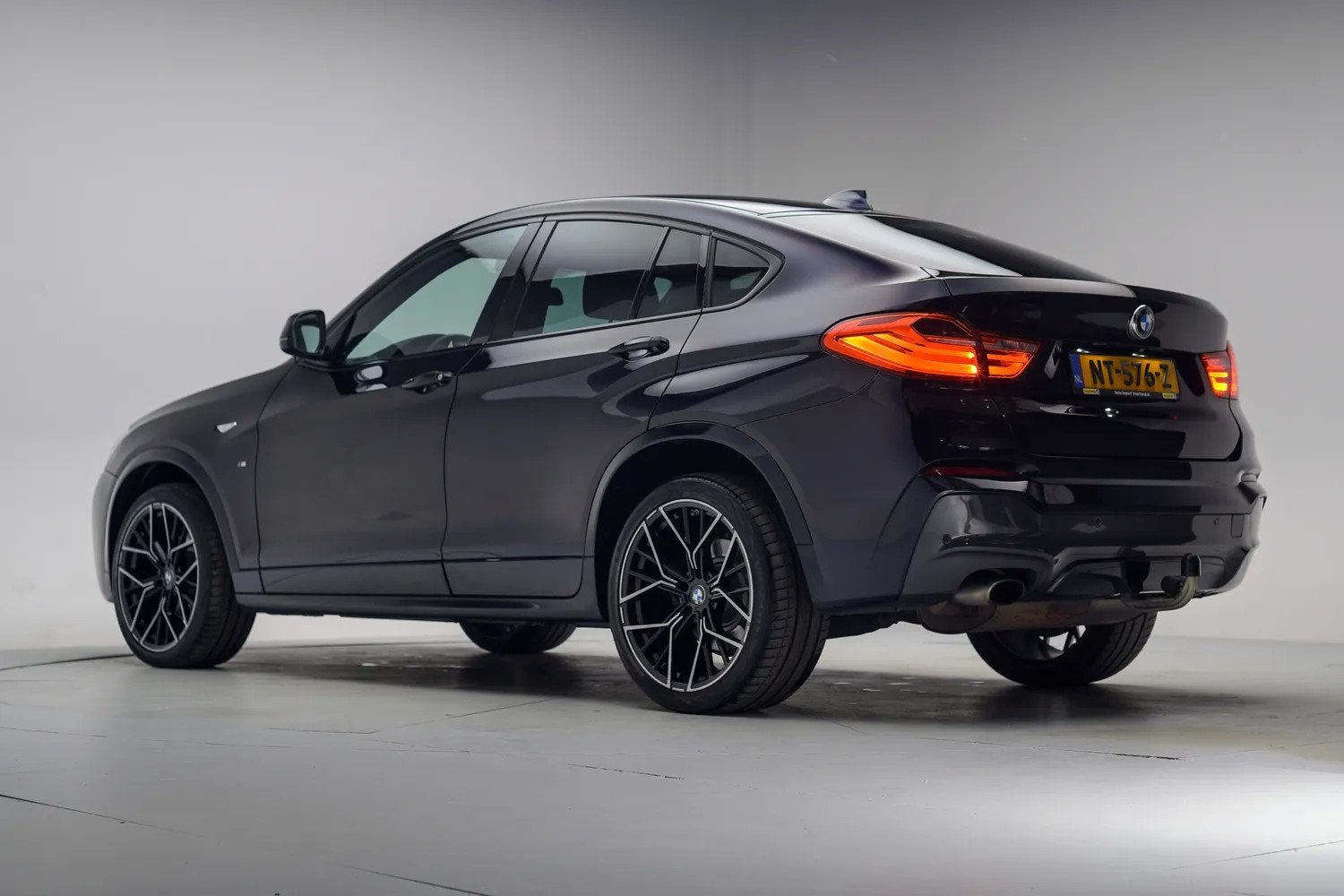 BMW X4 xDrive 20i M Sport High Executive Aut. [ Leder Camera, Auto's, Automaat, Gebruikt, Zwart, Bedrijf