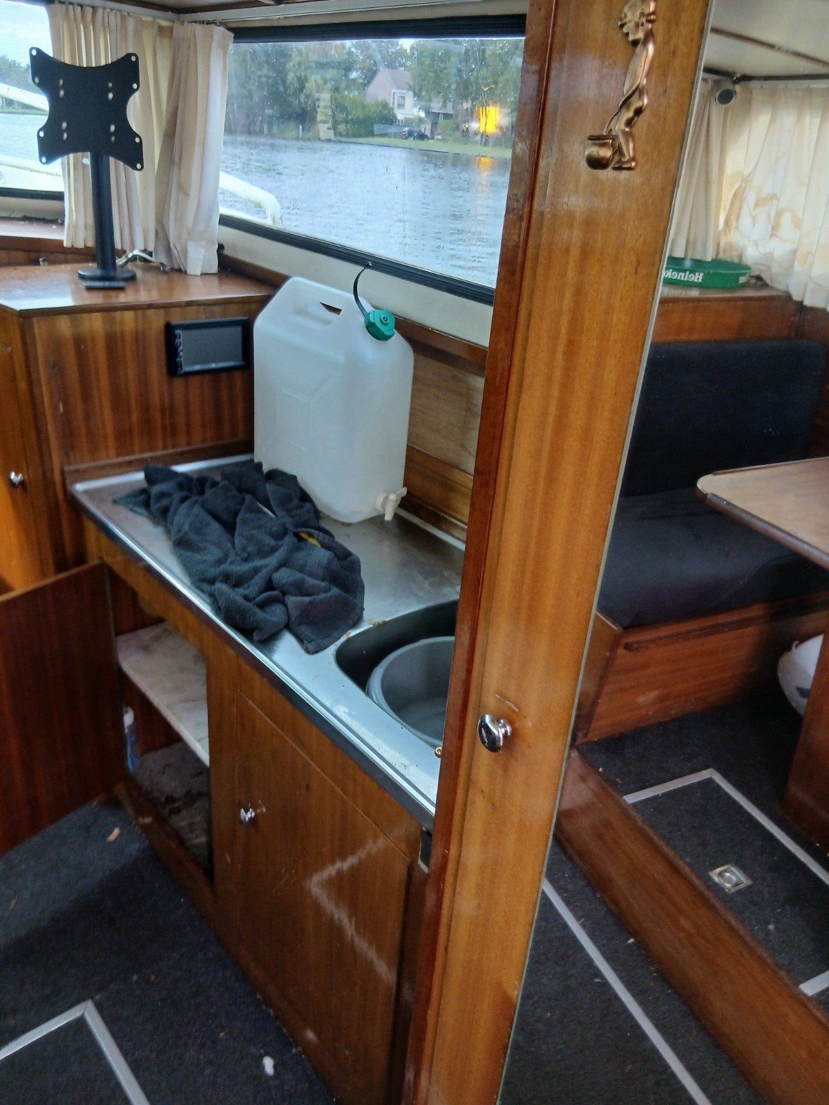 Vechtkruiser 930x310 - Ruime en comfortabele boot, Kruiser, Ophalen of Verzenden, Gebruikt, Toilet