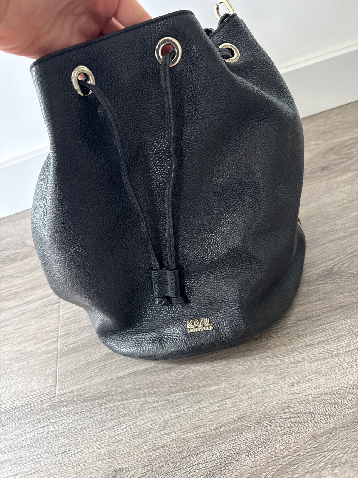 Karl Lagerfeld Zwarte Bucket Bag - Zo goed als nieuw, Ophalen of Verzenden, Zo goed als nieuw, Zwart, Handtas