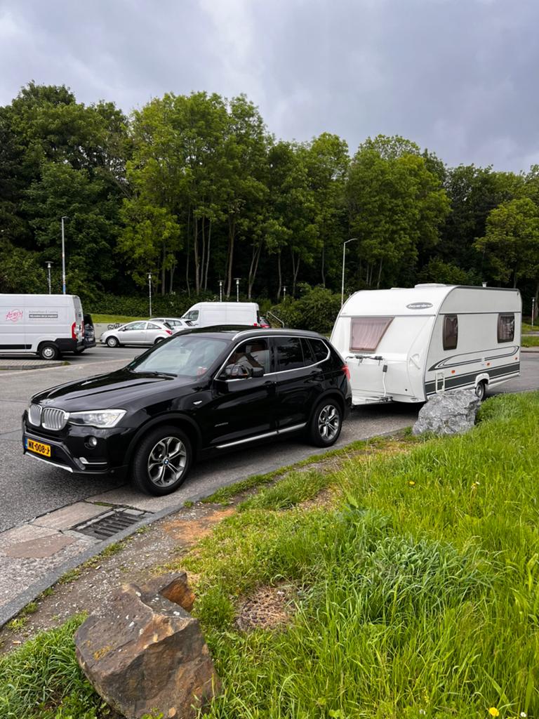 Beyerland  vitesse 420  vol automatische mover Nu in italie., Caravans en Kamperen, Caravans, Treinzit, Particulier, 4 tot 5 meter