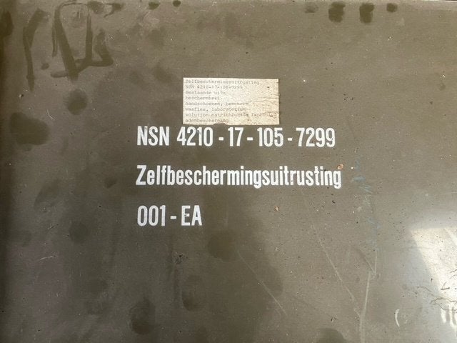 zelf beschermingsset ex NL leger met o.a. bril, masker enz.., Verzamelen, Ophalen of Verzenden, Landmacht, Nederland, Overige typen