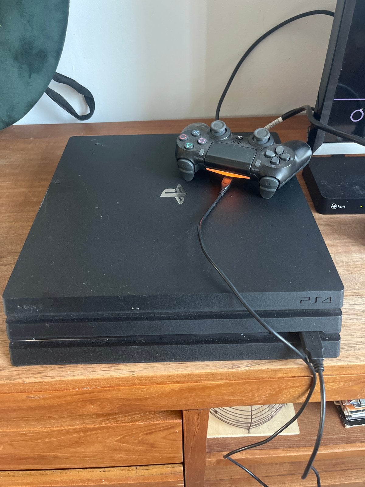 Sony PlayStation 4 Pro 1TB met controller, Spelcomputers en Games, Spelcomputers | Sony PlayStation 4, Ophalen, Gebruikt, 1 TB