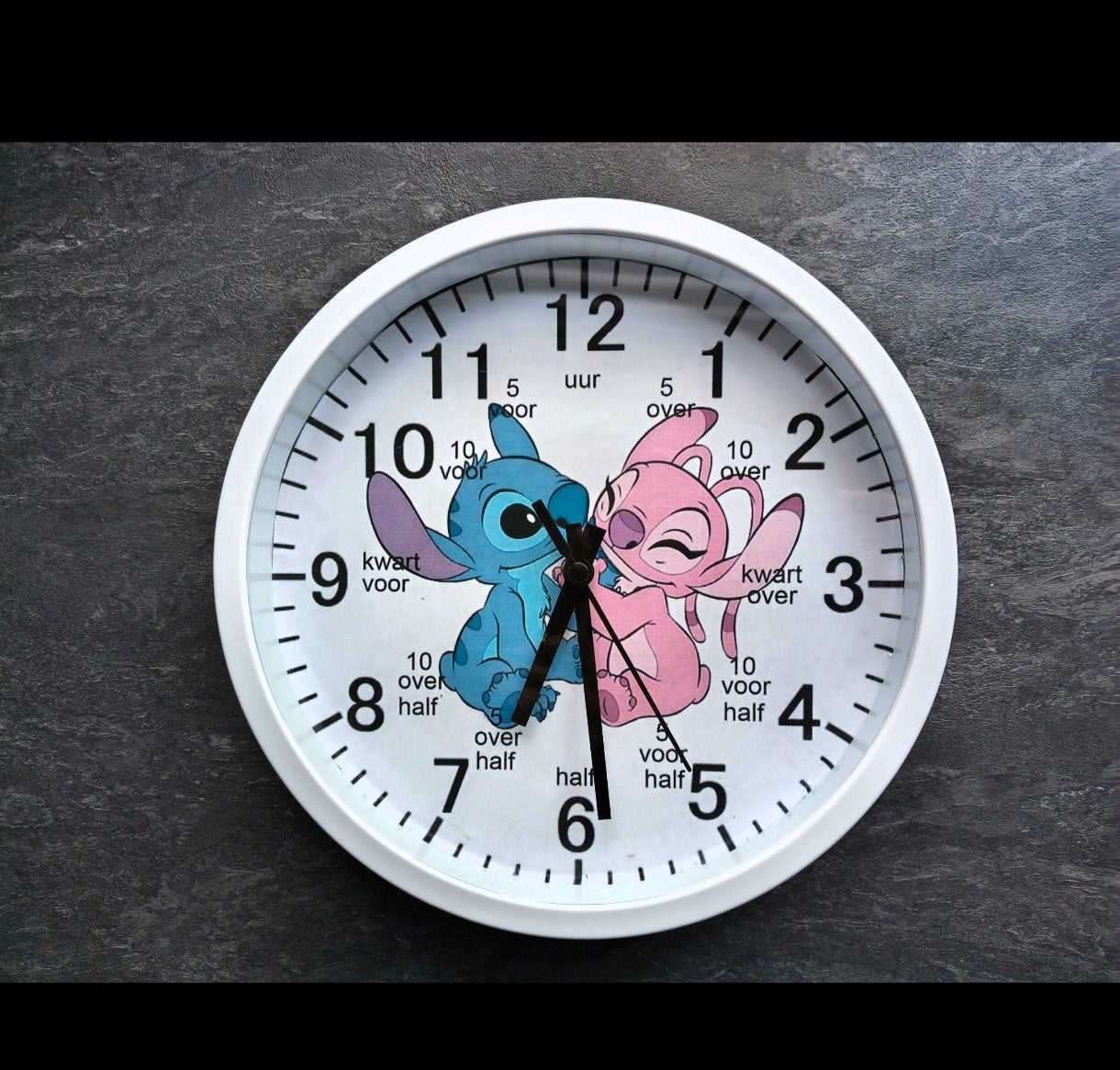 Stitch&angel oefenklok Nieuw, Huis en Inrichting, Woonaccessoires | Klokken, Ophalen of Verzenden, Nieuw, Analoog, Wandklok