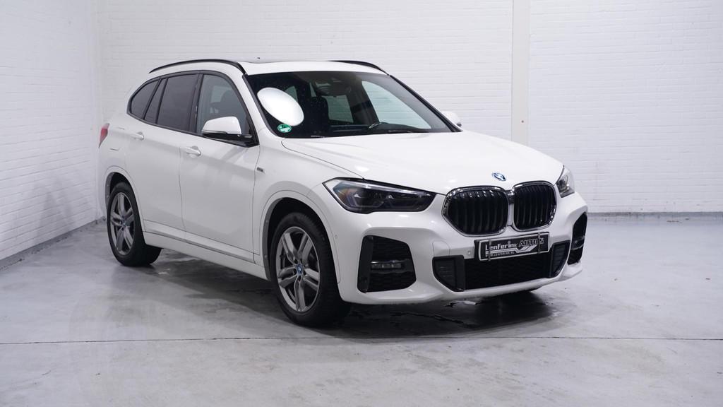 BMW X1 xDrive25e m Sport Panodak Afn. trekhaak Led koplampen, Auto's, Stof, Gebruikt, Wit, Plug-in hybride