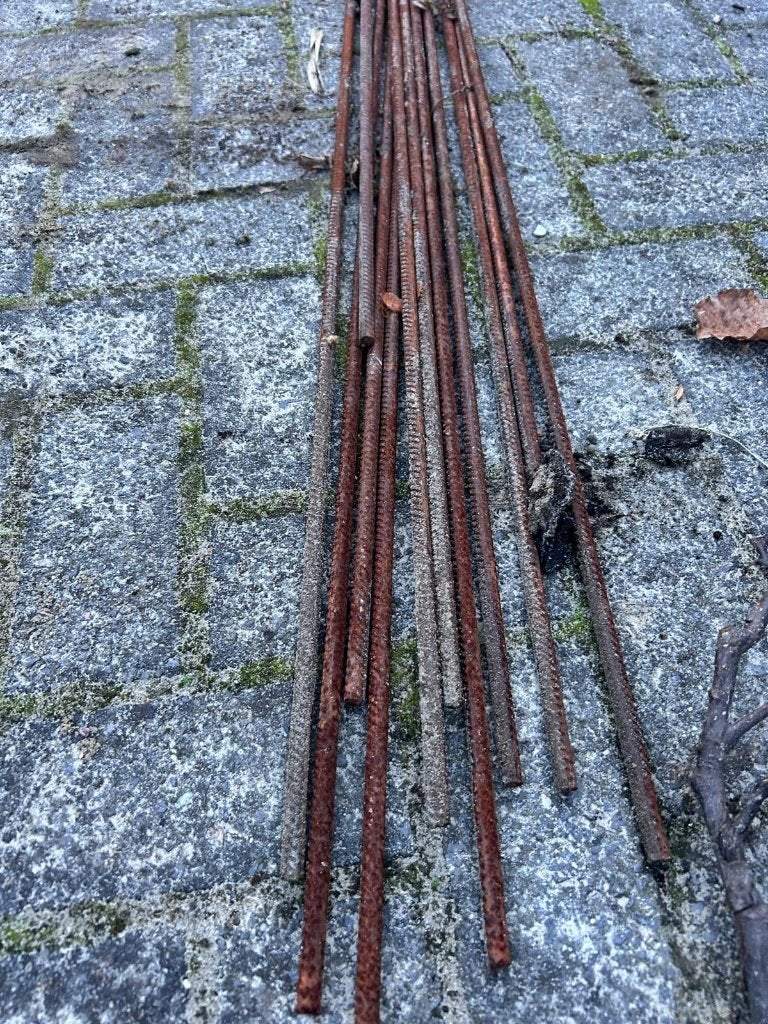 Betonijzer Ø10 mm, 13 stuks van 6 meter lang, Doe-het-zelf en Verbouw, Ophalen of Verzenden, Zo goed als nieuw, IJzer