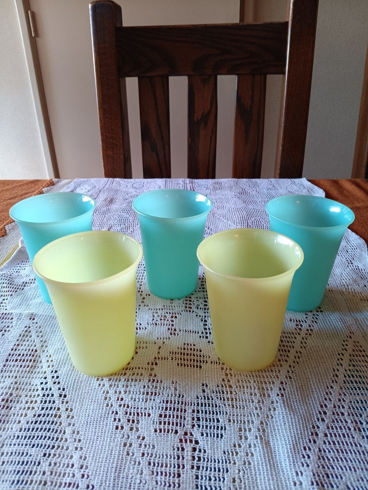 5 tupperware bekers, Ophalen of Verzenden, Gebruikt, Geel, Beker of Kan