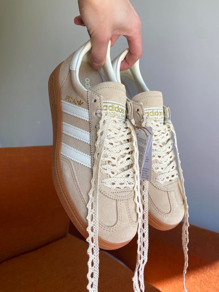 Nieuw! Adidas handball spezial magic white beige gum 38, Beige, Nieuw, Ophalen of Verzenden, Sneakers of Gympen