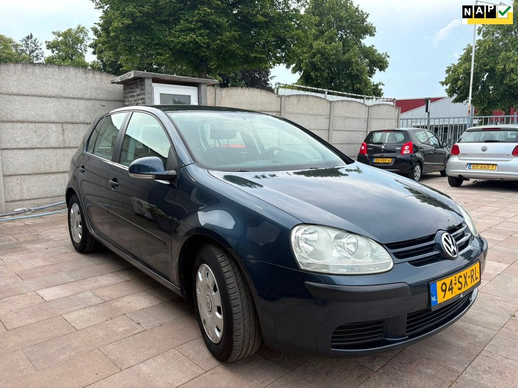 Volkswagen Golf 1.6 FSI Turijn|Nieuwe APK, Voorwielaandrijving, Gebruikt, Zwart, 4 cilinders