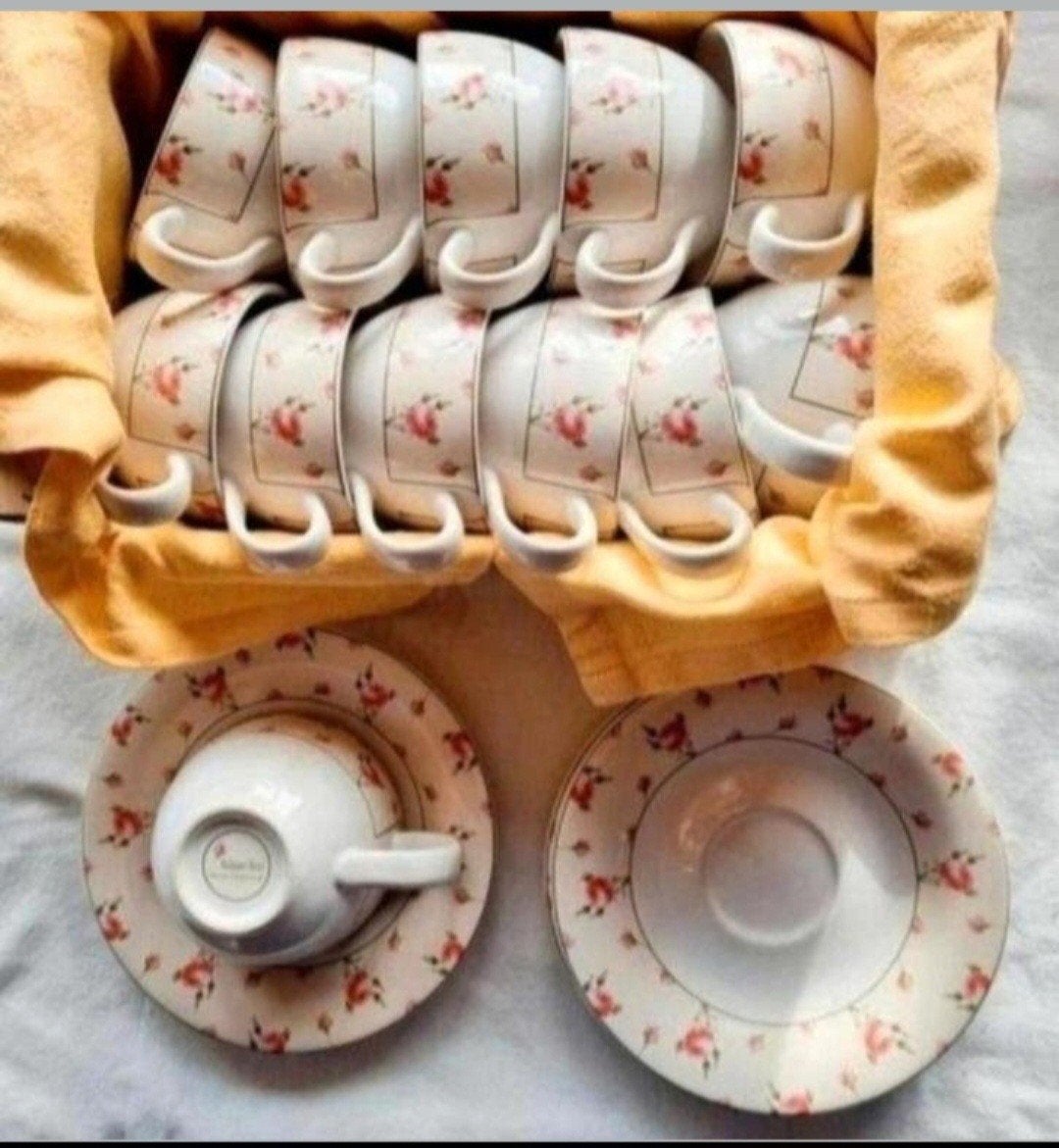 Set koffie kopjes borden Wallpaper rozen roosjes, Huis en Inrichting, Ophalen of Verzenden, Zo goed als nieuw, Overige stijlen